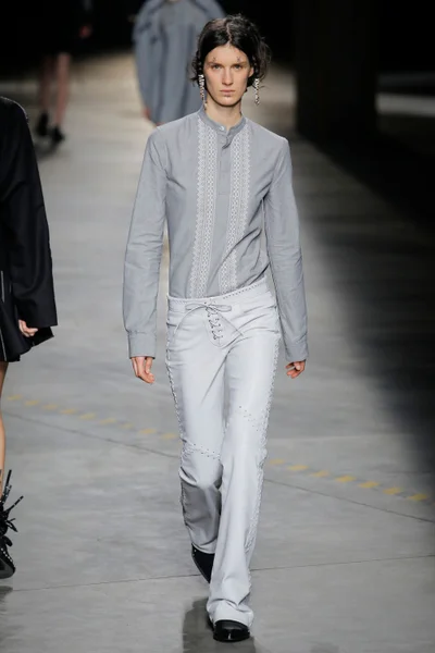 Look 11